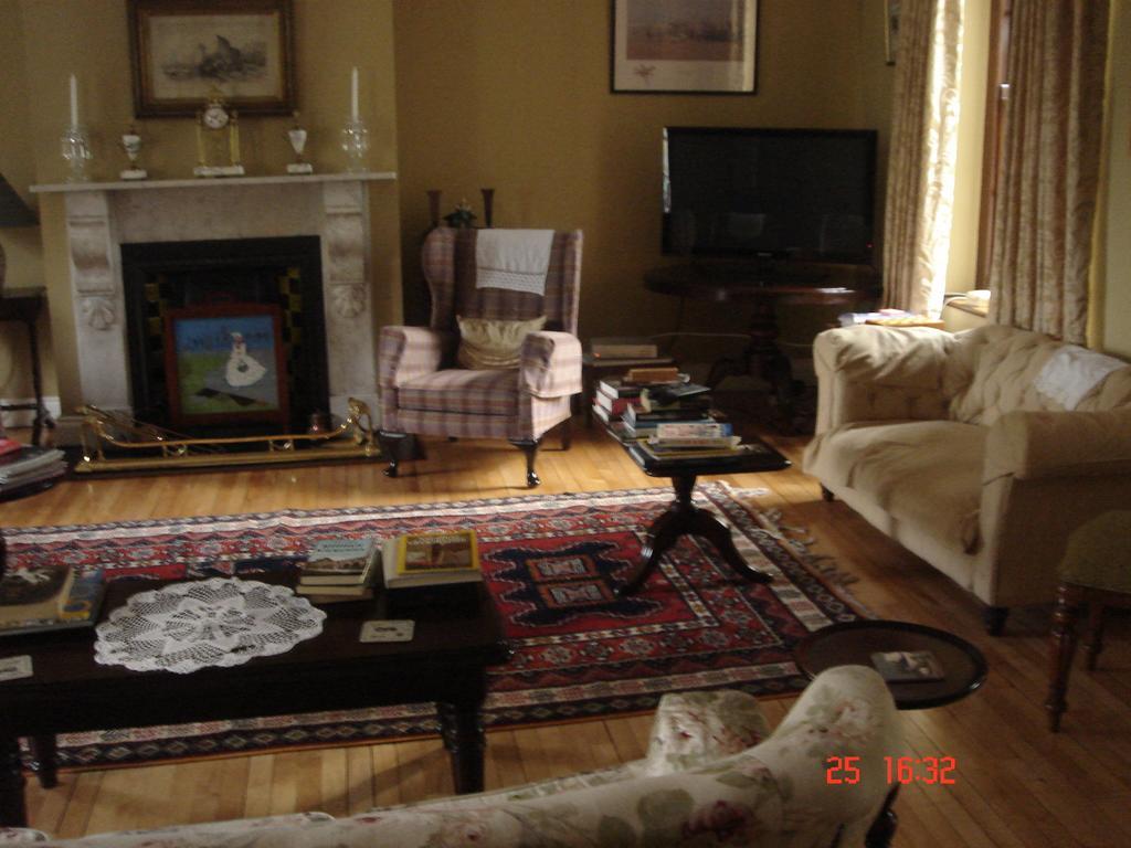 Bed and Breakfast Abbey House Томастаун Экстерьер фото