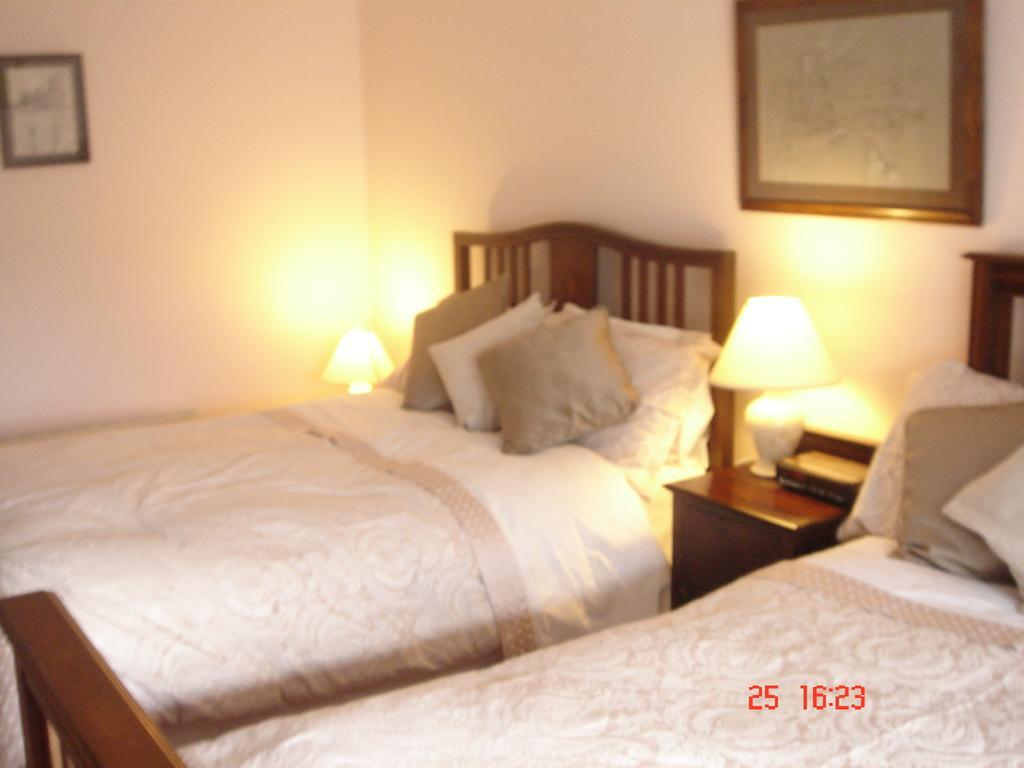 Bed and Breakfast Abbey House Томастаун Номер фото