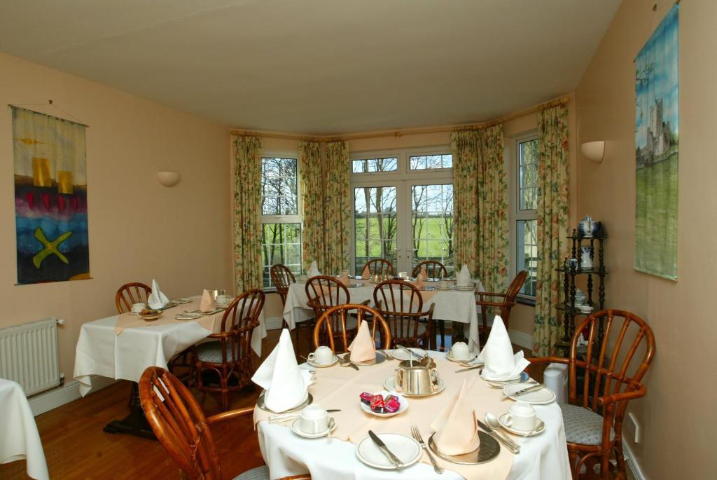 Bed and Breakfast Abbey House Томастаун Экстерьер фото