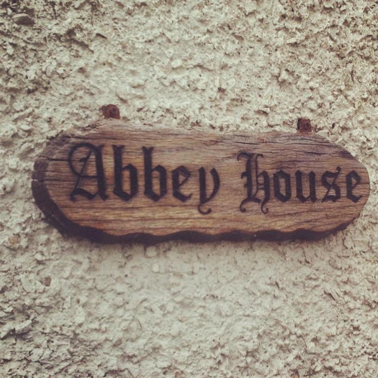 Bed and Breakfast Abbey House Томастаун Экстерьер фото